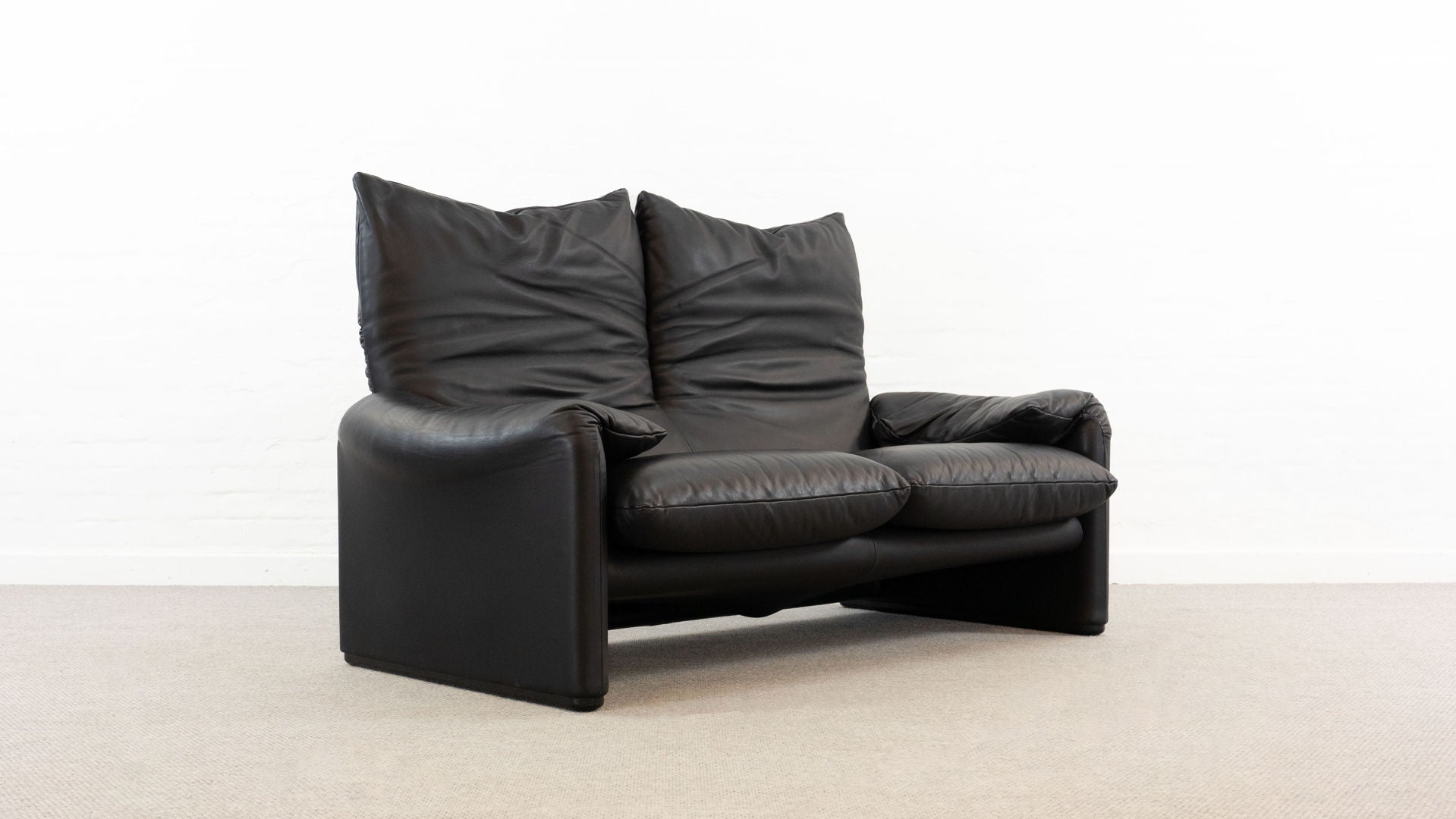 r*y様 3P MARALUNGA SOFA / Cassina 黒革 Vint ハイバックソファ 2人掛け